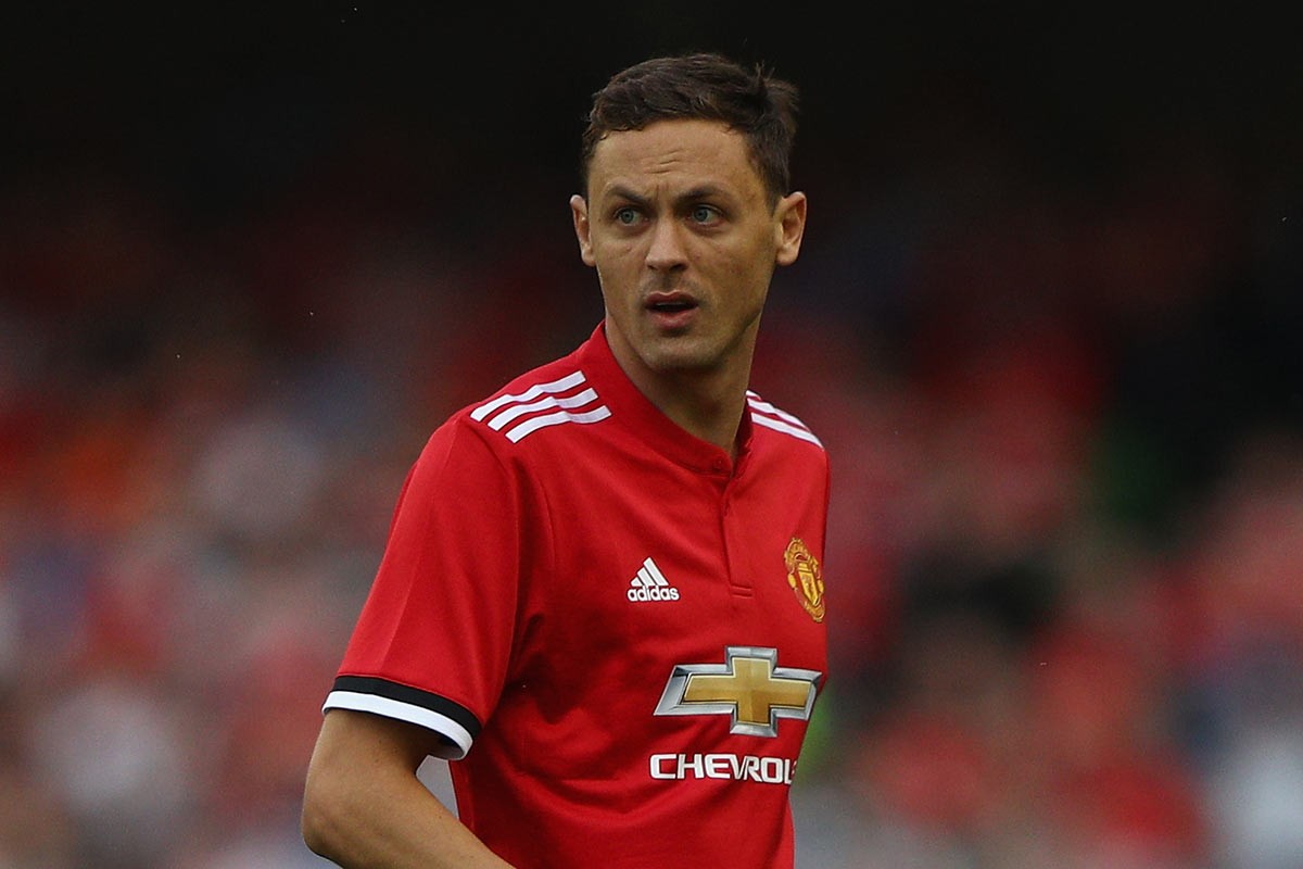 通过他的坚 通过他的坚